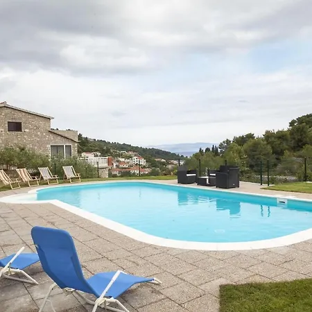 Star - With Swimming Pool *