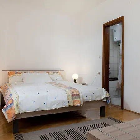 Apartmán Star - With Swimming Pool